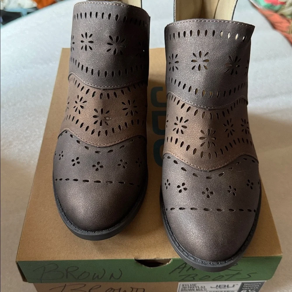 New Never Worn Jambu Dark Brown Cutout Ankle Booties - Picture 3 of 8